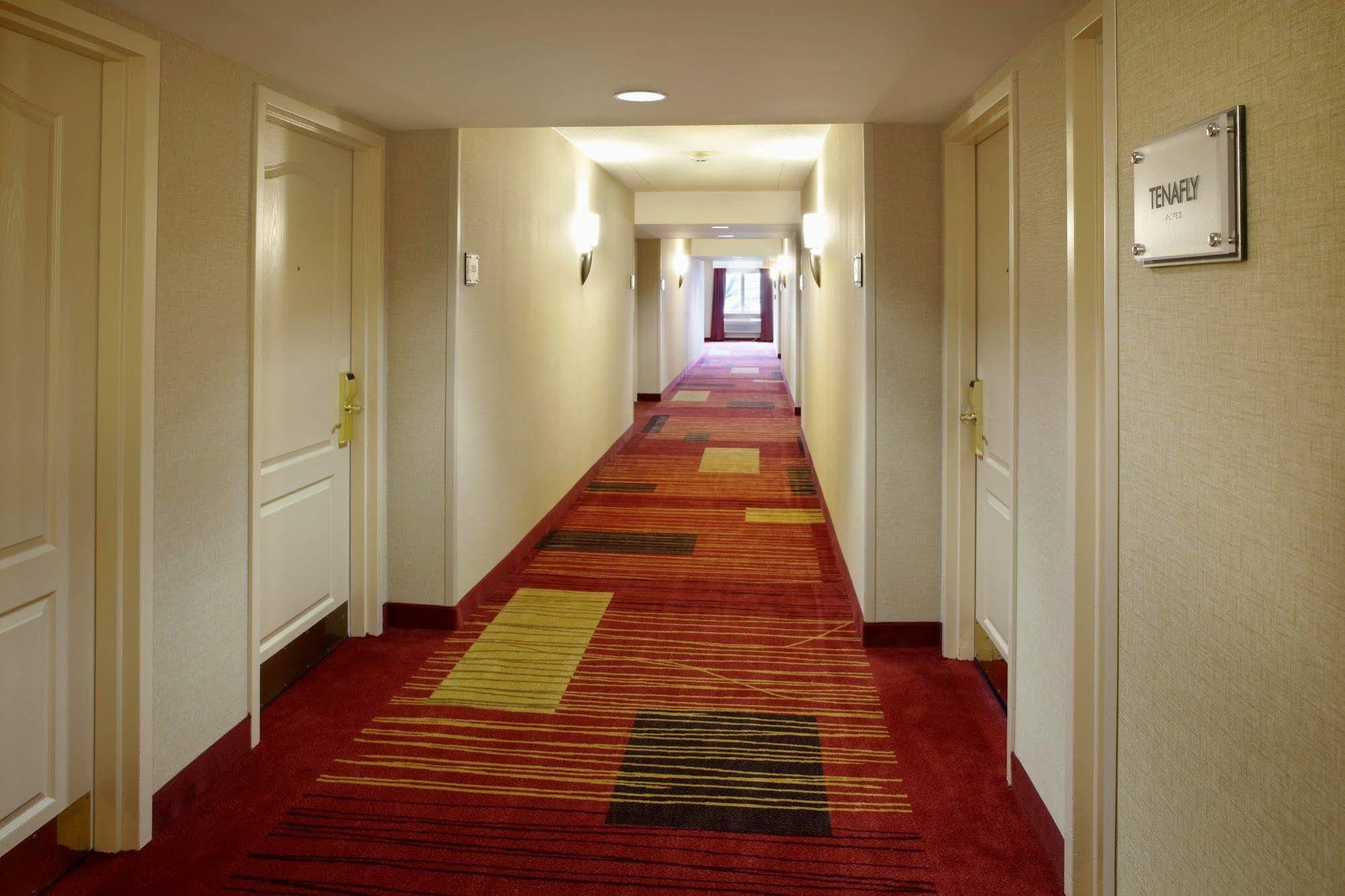 Clinton Inn Hotel Tenafly Extérieur photo